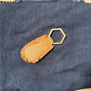 Hat holder clip - Raffia